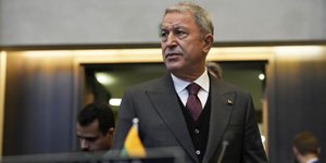 Ο Τούρκος υπουργός Άμυνας, Χουλουσί Ακάρ
