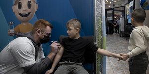 Ξεκίνησε στο Ισραήλ ο εμβολιασμός κατά του κορωνοϊου παιδιών 5-11 ετών