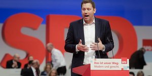 Ο υποψήφιος συμπρόερος του SPD, Λαρς Κλίνγκμπαϊλ 