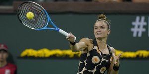 Η Μαρία Σάκκαρη σε εντυπωσιακό forehand