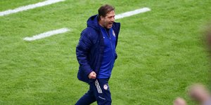 Ο Πέδρο Μαρτίνς πανηγυρίζει τη μεγάλη νίκη-πρόκριση του Ολυμπιακού επί της Φενέρμπαχτσε