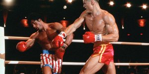 Στιγμιότυπο από την ταινία Rocky IV με τον Σιλβέστερ Σταλόνε και τον Ντολφ Λούντγκρεν