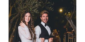 Ακης Πετρετζίκης - Κωνσταντίνα Παπαμιχαήλ: Το εντυπωσιακό χριστουγεννιάτικο δέντρο που στόλισαν στο σπίτι τους