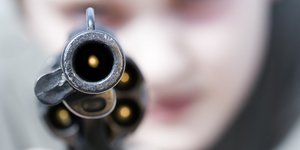 Οι ανήλικοι λήστευαν περαστικούς με ψεύτικο όπλο