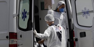 ασθενοφόρο γιατροί