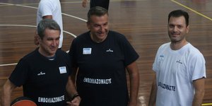 Ανδρέας Λοβέρδος, Γιώργος Λιάγκας, Τάσος Τεργιάκης στον αγώνα μπάσκετ υπέρ του εμβολιασμού