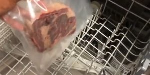 Μερακλής μαγείρεψε μπριζόλα στο πλυντήριο πιάτων