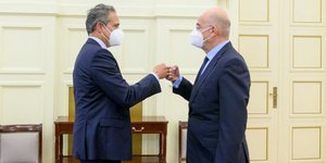 Νίκος Δένδιας με τον πρέσβη της Σουηδίας