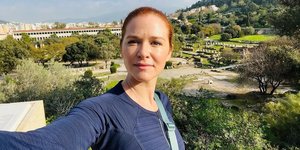  Σάρα Ντρου ποστάρει από την Αρχαία Αγορά 