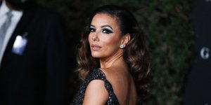 Εύα Λονγκόρια μανικιούρ