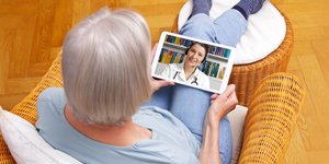 ηλικιωμενη ταμπλετ 