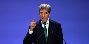 Τζον Κέρι: "Πρέπει να αντιμετωπίσουμε την κλιματική αλλαγή σαν να ήταν πόλεμος"