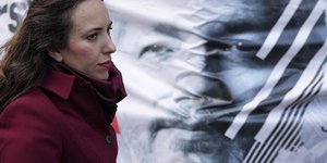 Η αρραβωνιαστικιά του Τζούλιαν Ασάνζ, Στέλλα Μόρις