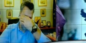 Ο Γιάννης Καλλιάνος δεν μπόρεσε να συγκρατήσει τα δάκρυά του μιλώντας για τους γονείς του