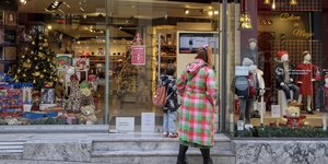 Mε ελέγχους η εισοδος σε καταστήματα