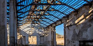 ελευσινα κατεστραμμένη στεγη