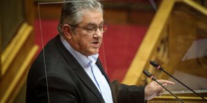 Ο Δημήτρης Κουτσούμπας στο βήμα της Βουλής