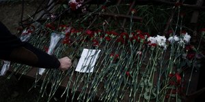 λουλούδια επέτειος Πολυτεχνείου