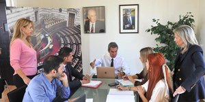 Η επικοινωνιακή ομάδα του Ανδρέα Λοβέρδου