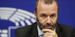 Ο Γερμανός ευρωβουλευτής Μάνφρεντ Βέμπερ