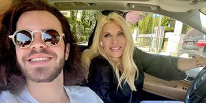 Ελένη Μενεγάκη: Ετσι ευχήθηκε στον γιο της που γιορτάζει