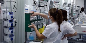 γυναίκες γιατροί σε νοσοκομείο