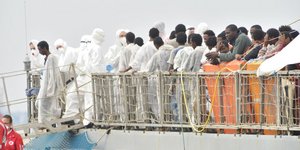 Χιλιάδες διασώσεις μεταναστών σημειώνονται στη Μεσόγειο το τελευταίο διάστημα