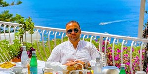 Ο Νικ Μοκούτα που από άστεγος κατάφερε και έγινε εκατομμυριούχος