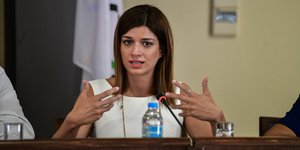 Κατερίνα Νοτοπούλου εξηγει χερια