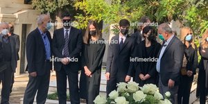 Ο σύζυγος και τα παιδιά της Φώφης Γεννηματά και ο διευθυντής του γραφείου της, Μανώλης Όθωνας