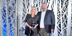 Αλεξάνδρα Κοντουρατζή, Facilities Services Manager του ΟΠΑΠ, και Φρίξος Παπαδόπουλος, Director of Property and Engineering Team του ΟΠΑΠ  