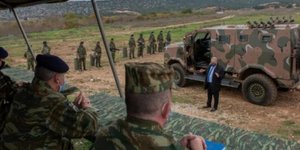 οπλίτης στρατιωτικό όχημα