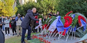 Με κατάθεση στεφάνου τίμησε η ΟΤΟΕ το Πολυτεχνείο 