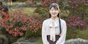 Η 19χρονη πριγκίπισσα Αΐκο με τον σκύλο της Γιούρι