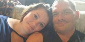 Ο Τράβις και η Σαμάνθα καμάρωναν για τον δεσμό τους στο Facebook και μάλιστα έκαναν παράνομο γάμο