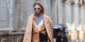 γυναίκα με σουτιέν