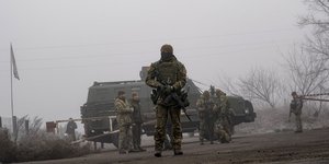 Στρατιώτες στα σύνορα της Ουκρανίας με τη Ρωσία