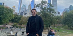 Ο Στράτος Τζώρτζογλου στη Νέα Υόρκη