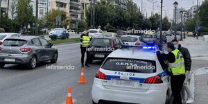 Μποτιλιάρισμα έξω από το Χίλτον σε μπλόκο της Τροχαίας