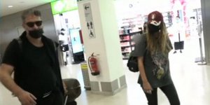 Δέσποινα Βανδή και Βασίλης Μπισμπίκης επέστρεψαν από Ιταλία – Η αντίδρασή τους στην κάμερα του Mega