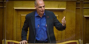 βαρουφακης αριστερο χερι ψηλα