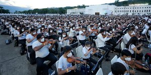 Βενεζουέλα: Εσπασε το ρεκόρ Γκίνες για τη μεγαλύτερη ορχήστρα στον κόσμο