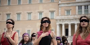 γυναίκες σε διαδήλωση