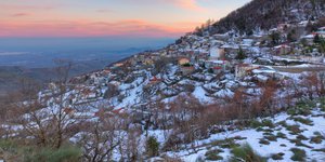 Χιονισμένο χωριό στην Καρδίτσα