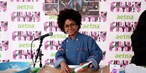 Ο Κόρι Νιέβες φτιάχνει μπισκότα