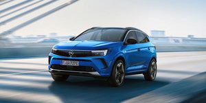 opel grandland hybrid4