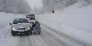 χιόνια στους δρόμους