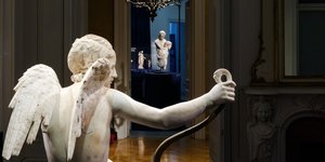 αγαλμα με φτερα 