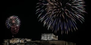 πυροτεχνήματα στην Ακρόπολη