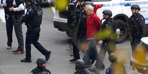 Ο άνδρας που κρατούσε όπλο στην έδρα του ΟΗΕ παραδόθηκε στις αρχές